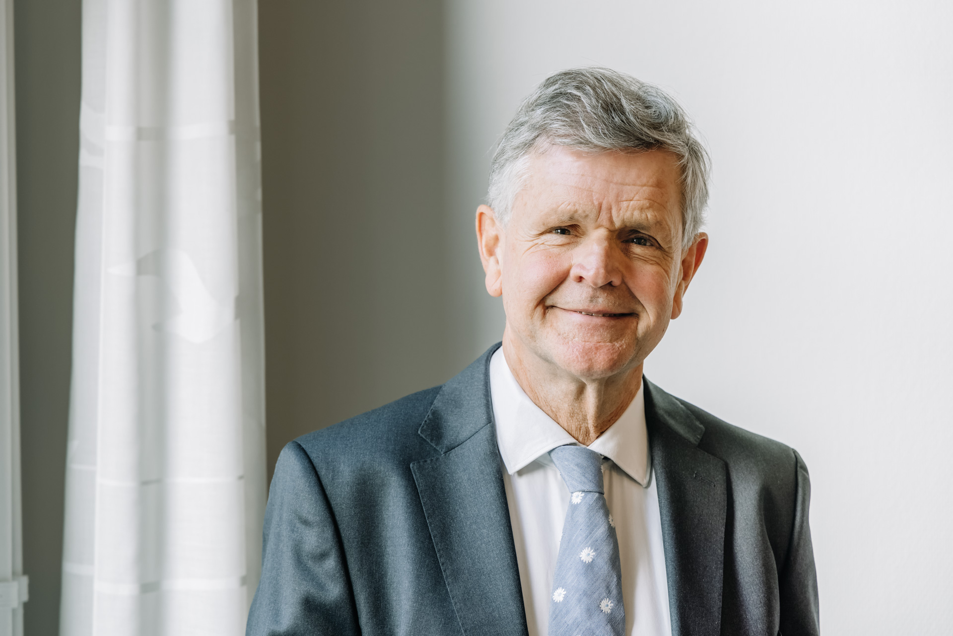 mr. H.J.M. (Huib) Bartels